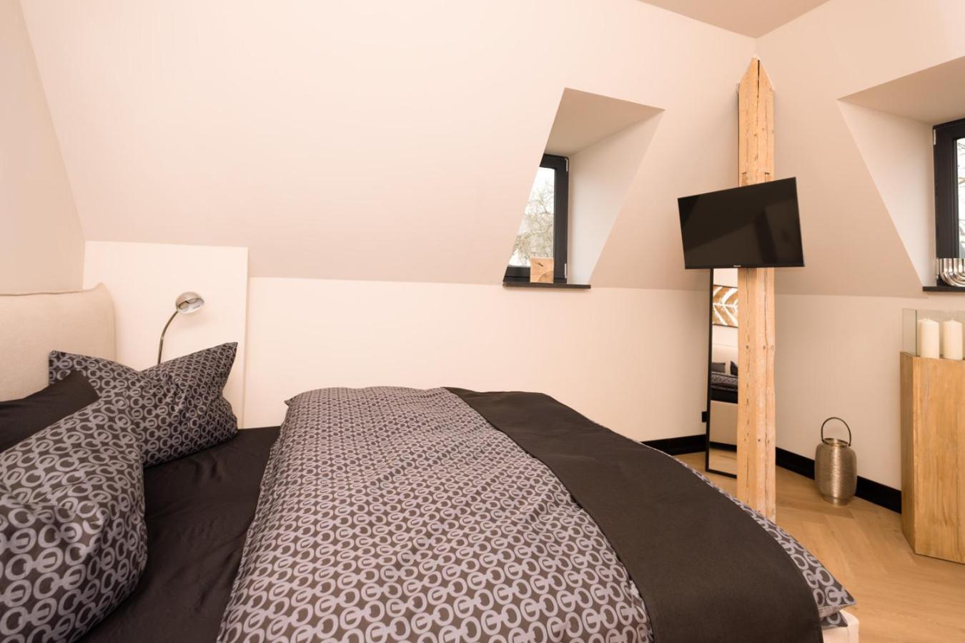 * Stadtvilla Plauen * * Aussergewoehnlich * 2 Zimmerwohnung * Zentrumsnah מראה חיצוני תמונה