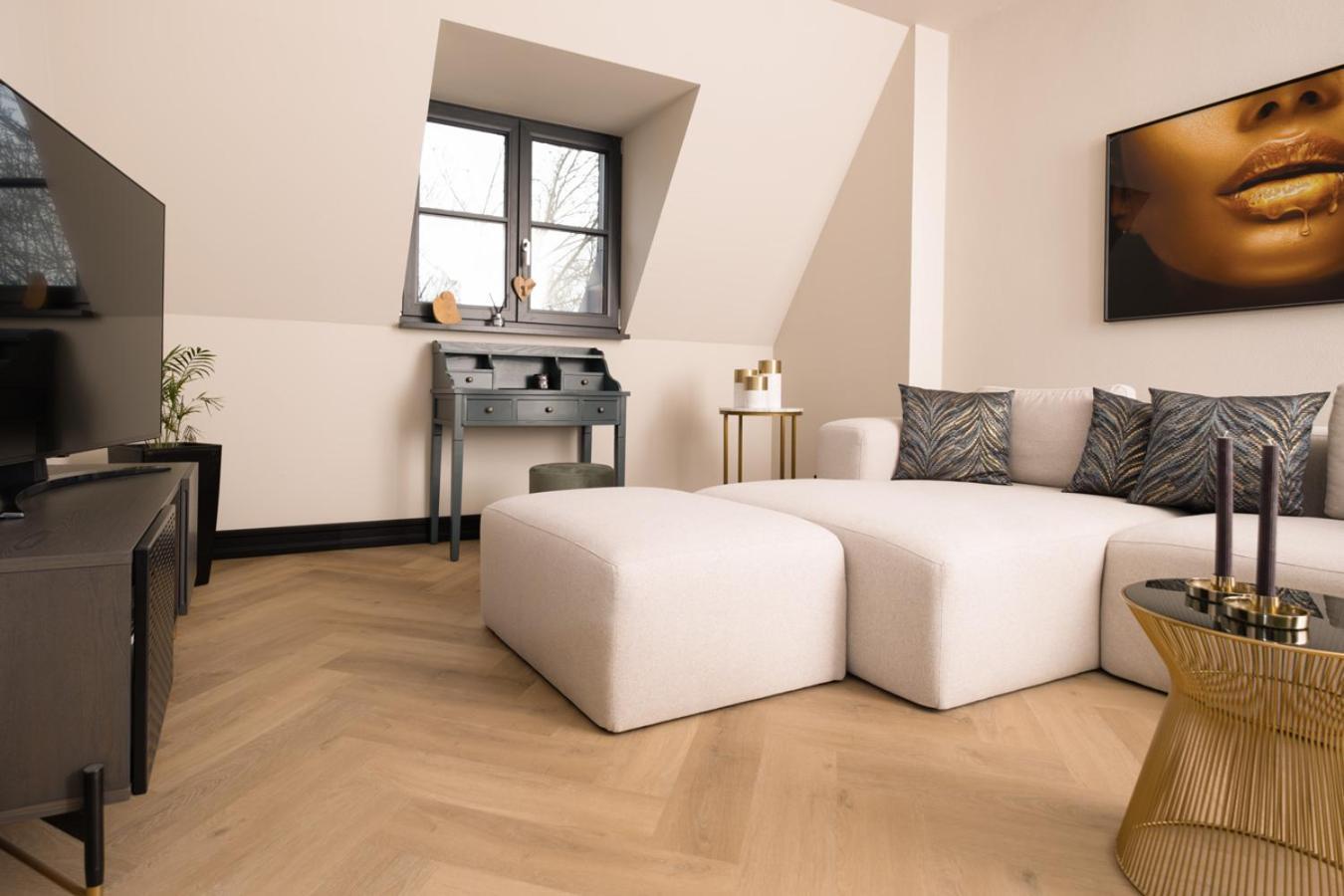 * Stadtvilla Plauen * * Aussergewoehnlich * 2 Zimmerwohnung * Zentrumsnah מראה חיצוני תמונה