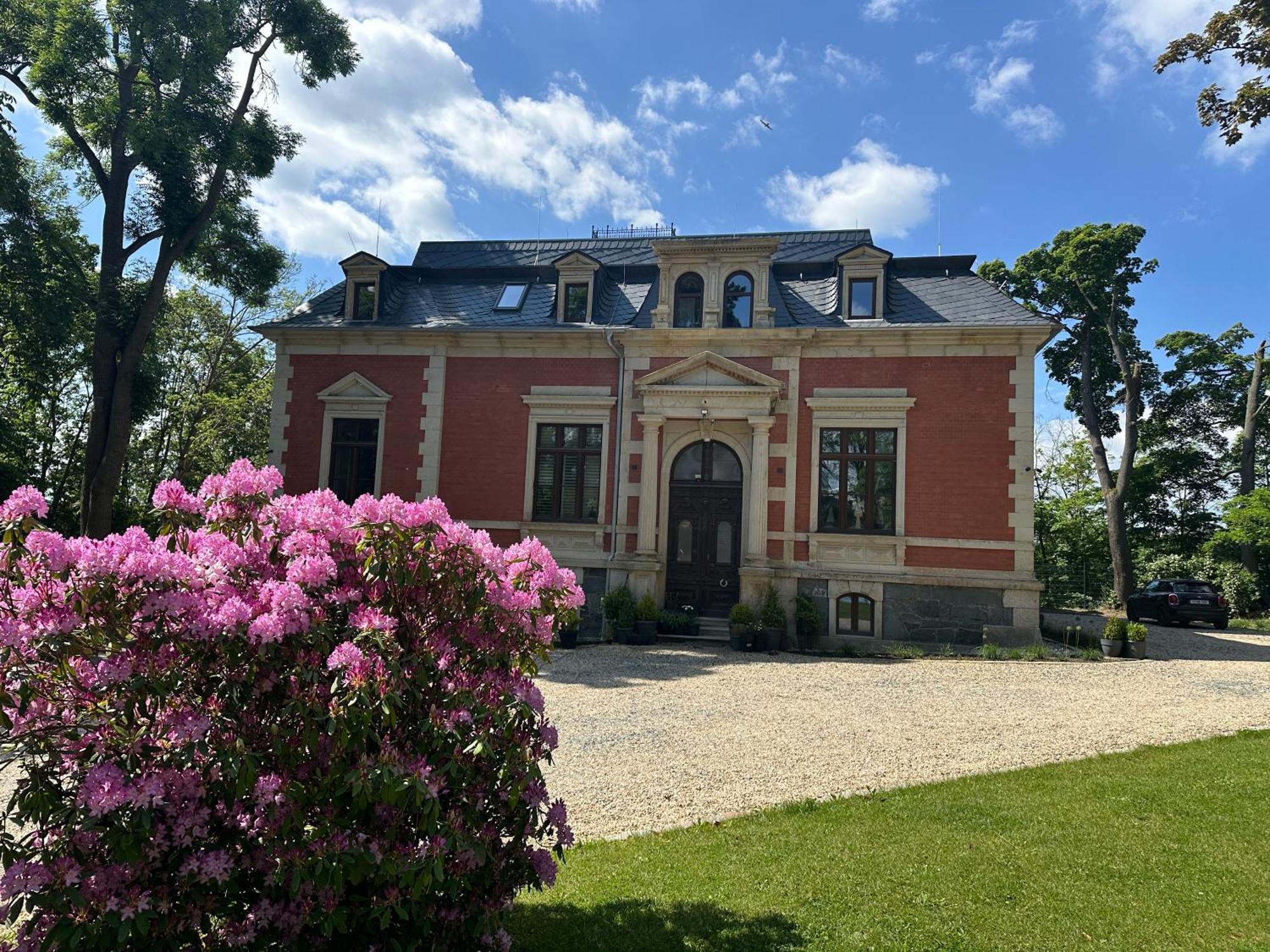 * Stadtvilla Plauen * * Aussergewoehnlich * 2 Zimmerwohnung * Zentrumsnah מראה חיצוני תמונה